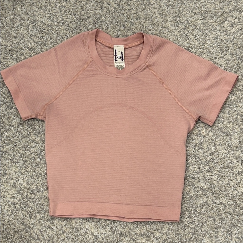 Lululemon Women’s Swiftly Tech Cropped Short-Sleeve Shirt 2.0, Light Pink